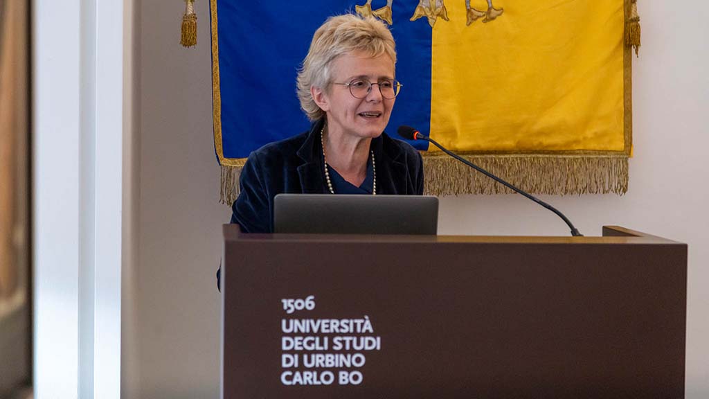 La Senatrice a vita Elena Cattaneo incontra Uniurb e riflette su Scienza e Politica