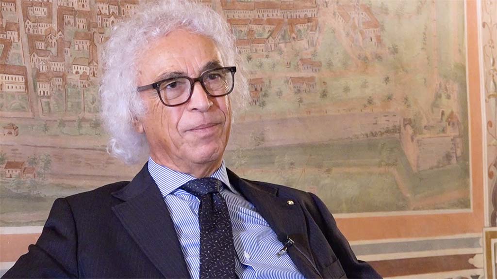 Vittorio Livi riceve il Sigillo dell’Ateneo di Urbino e si racconta in un’intervista
